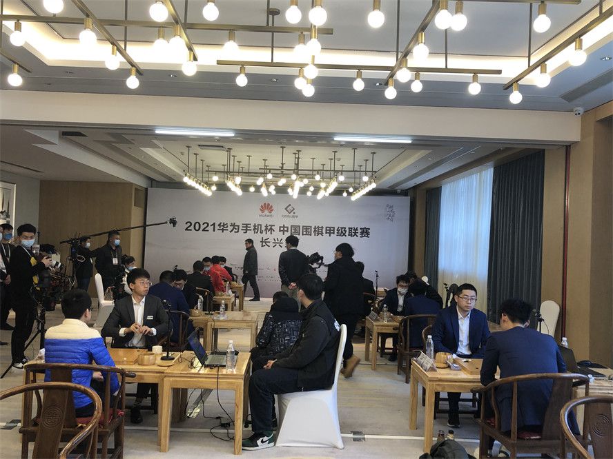 奥斯梅恩展现出了他对俱乐部的关爱，而那不勒斯也尽了一切努力来确保续约能顺利进行。